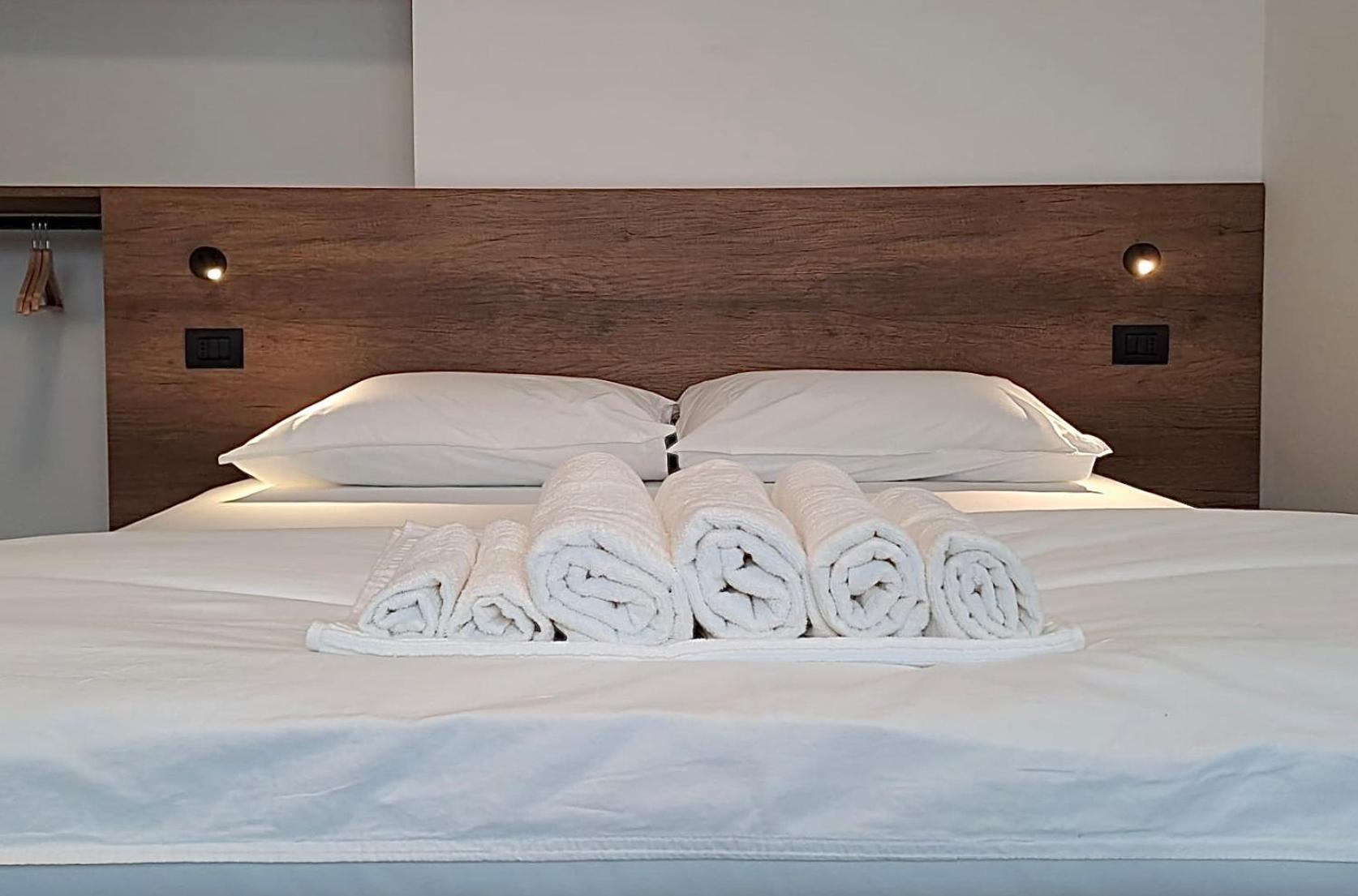 Guest Room Gradonove Arco Bagian luar foto